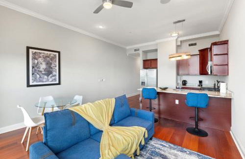 Lavish 1BR with Pool & Gym Access - Foto 14