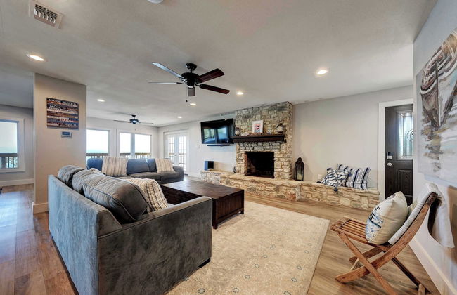 Waterfront Lake House With Hot Tub & Firepit - Foto 14