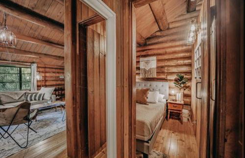 76GS - Genuine Log Cabin - WiFi - Pets Ok - Sleeps 4 home - Foto 36