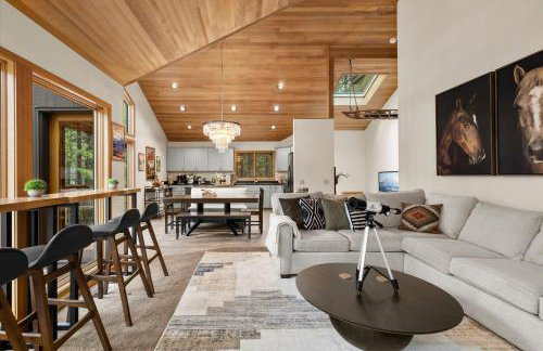 Treehouse Cabin Hot Tub Sauna Game Room - Foto 1