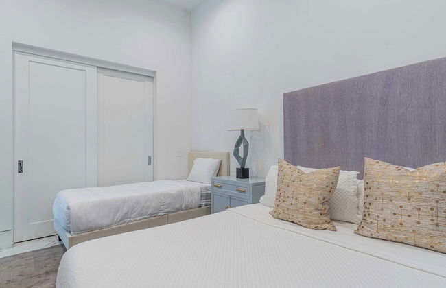 Sleeps 26 Pool, Hot Tub, Pickleball & Putting Green Bravo Villa #12 by Avantstay - Foto 68