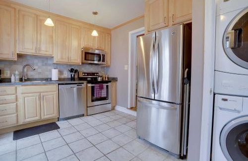 Sojourn Only 8 Blocks to Capitol and Private Patios - Foto 15