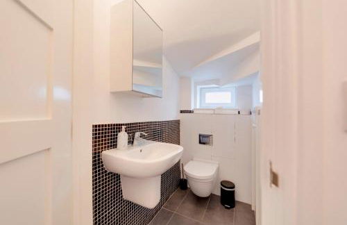 Pass the Keys Modern & Spacious 1 Bed Terrace with Free Parking - Foto 14