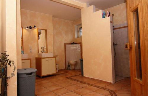 Spacious Holiday Home in Neukirchen - Foto 42