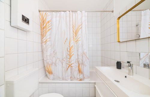 Smart Home - Wuppertal - Perfect for 6-8 Guests! Netflix - Central - Free Parking Zone - Foto 10