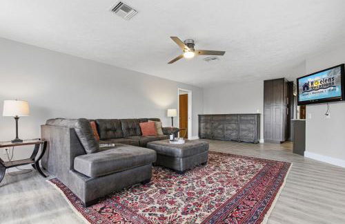 Charm and Old Florida Vibe , Heated Pool & Spa - Villa Parisian Paradise - Roelens - Photo 21