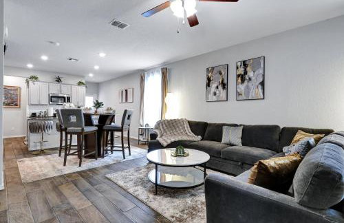 Stylish Hot Tub Retreat BBQ Yard Games WiFi Pets - Foto 7