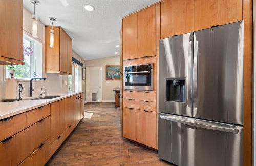 Tropic Bliss l Backyard Oasis l Mins to DNTN - Foto 18