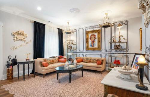 4BR Themed Stay Suite Near NC State Downtown Sleeps 10 - Foto 6