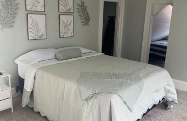 3 bed room 5 beds 1 bath sleeps 6 guest - Foto 9