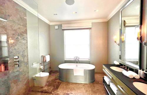 Luxury 4 Bedrooms 5 Baths 2 Receptions Family House with Garden Chelsea - Foto 20