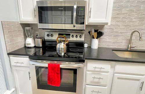 The Stay at Steuben Hot Tub 2 houses 6 BR - Photo 6