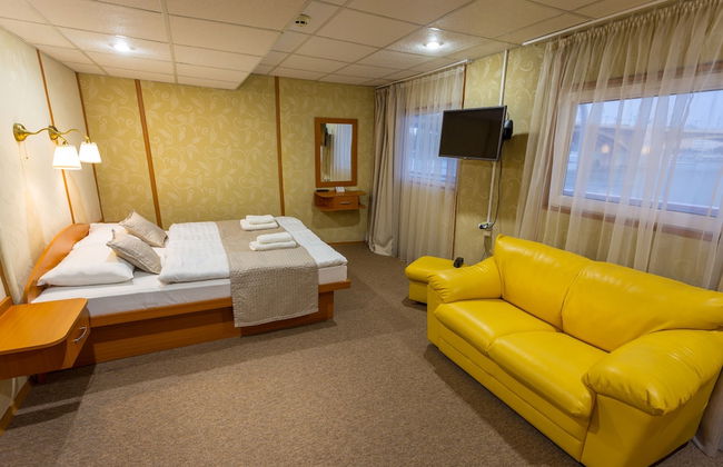 Grand Jules Boat Hotel Budapest - Photo 6