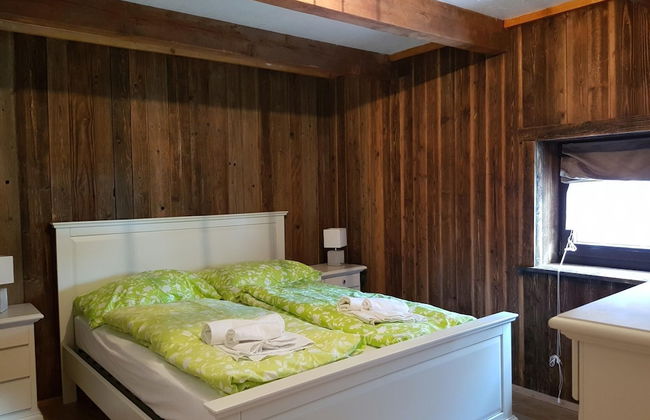 Cozy Apartment With Mountain View - Photo 3