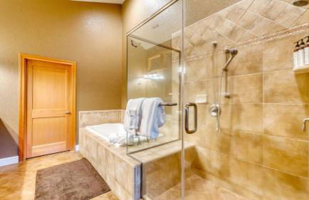 Luxe All-season Retreat by Avantstay Prime Location, Near Skiing - Foto 37