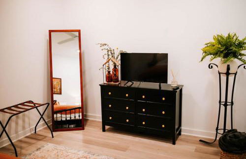 Artist Retreat Near Downtown, Stadium & UGA - Photo 4