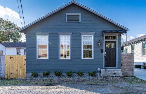 Uptown 3BR w Fenced Yard Near Magazine - Photo 1