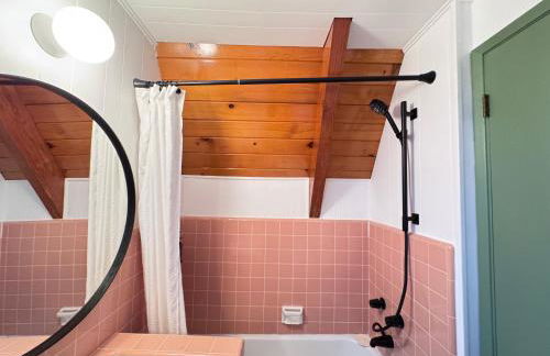 A-Frame with Carousel Fireplace - Foto 38