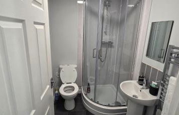 Reardon near warwick hospital, free parking, fast wifi, sleeps 5 - Foto 22