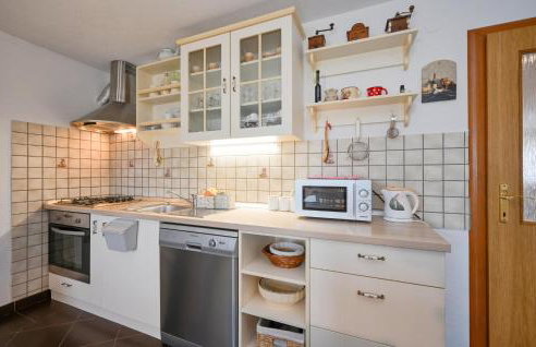 3 Bedroom Beautiful Home In Novi Marof - Foto 23