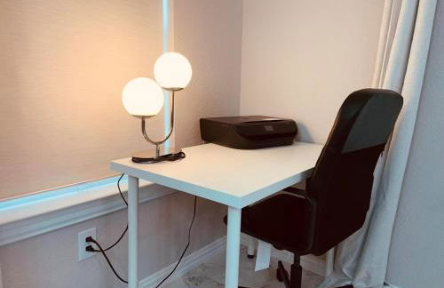 Family Modern Comfy Home in DFW - Foto 29