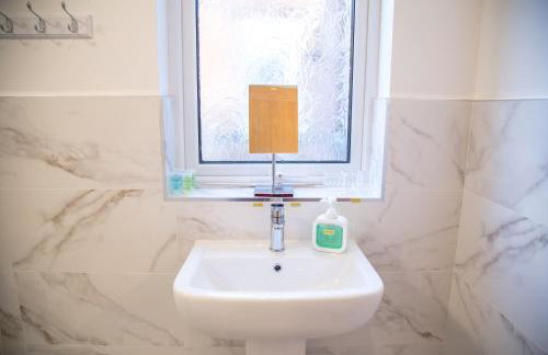 Lucky Home 15 - Near BAE, Docks, Lake District - Ideal for Trade & Family - 2 Bedrooms - One Double Bed in Each Bedroom - Max 4 Guests - Photo 22