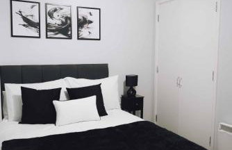 Luxury 2 Bedroom Apartment near Stratford Station for Corporate and Group Stays - Foto 34