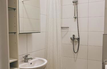 Neuwertiges Apartment mit schnellem WLAN, Netflix, Glasfaser, Kostenlose Privatparkplatz auch für Transporter geeignet R8 - Foto 9