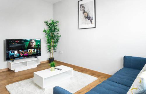 Stylish 2 Bedroom Apartment - Netflix - Off Street Parking 1DS - Foto 1