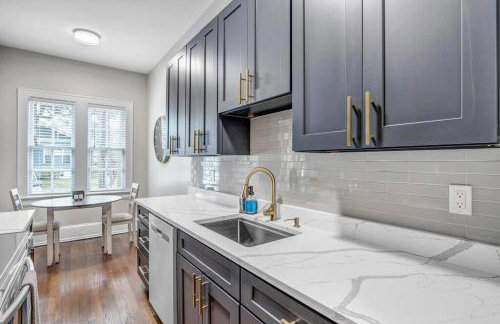 Trendy Historic Apt - Blocks from Shoppes of Avondale - Foto 12