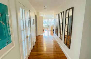 Spacious Oceanview Villa Elegant Coastal Escape, Sleeps 22 - Foto 12