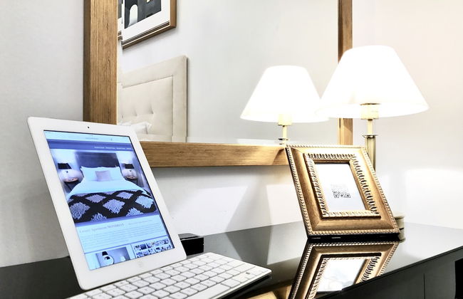 MONDRIAN Luxury Suites & Apartments Old Town Market Square - Photo 7