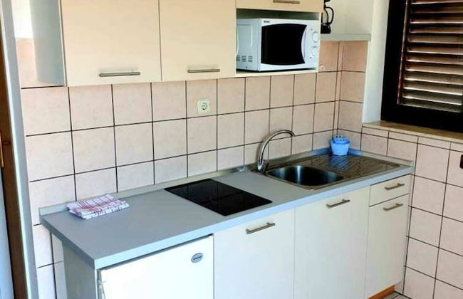 Lovely 1-bed Apartment With sea View in Srima - Foto 3