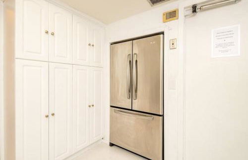 Waterfront 2-Story Villa with Heated Pool - Foto 27