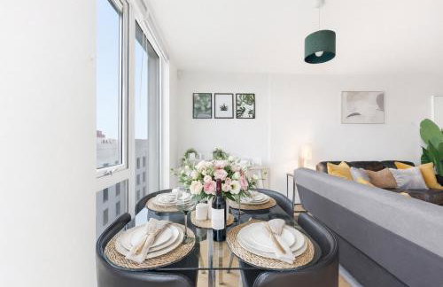 Sleek Apartment with Balcony - City Centre - Free Parking, Fast WiFi and 55'' Smart TV by Yoko Property - Foto 8