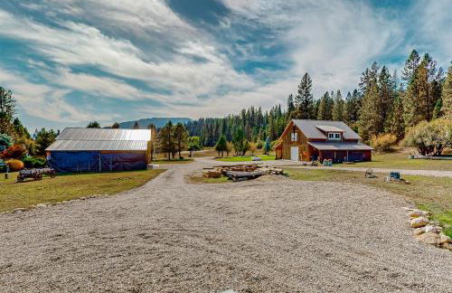 Rustic Cabin with Decks and Hot Tub in Garden Valley! - Foto 27