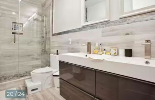 Contemporary Luxury 3 Bdr Apt for 6 with Free Parking - Foto 12