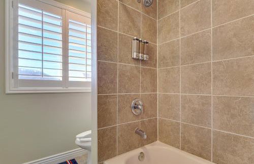 Hike, Golf and Ski Family Home in South Jordan - Foto 23