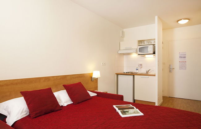 Séjours & Affaires Rennes Villa Camilla - Foto 10