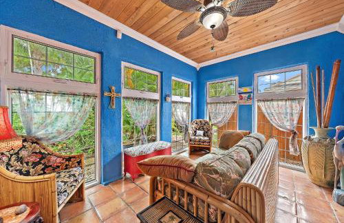 Casa De Marita - Backyard Bliss with Pool in Historic Sunshine Park - Foto 9