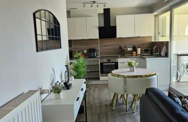 Idéal long séjour, Souvenirs de Provence,T2 classé, vue sur les montagnes, toutes commodités! - Foto 5