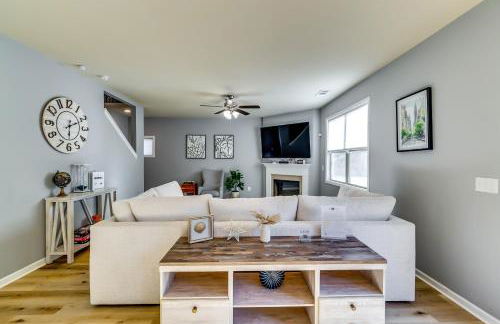 Open Plan Arcade Home with Natural Hardwoods Sleeps 10 - Foto 12