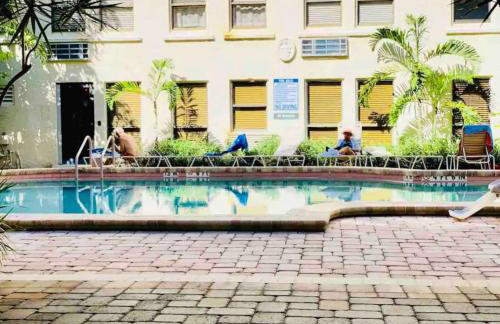 Romantic Studio in the Heart of Palm Beach - Photo 21