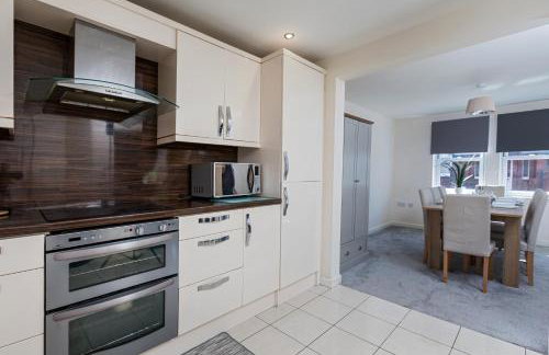 Spacious Luxurious Serviced Accommodation 6 - Photo 28