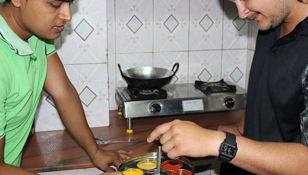 Cooking Class with a Local Indian Family - Foto 3