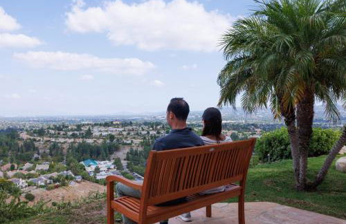 Modern Hilltop Retreat - Foto 57