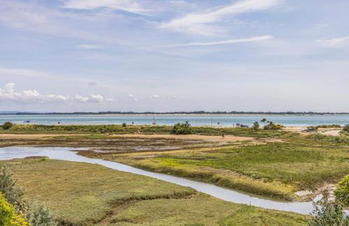 Breathtaking Home with Parking - Pass the Keys - Photo 39