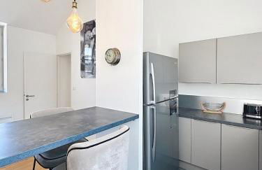 So Guest- Pépite de charme proche cathédrale, climatisation Parking - Foto 6