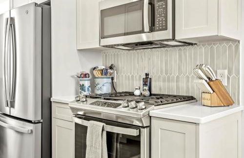 Brick Beauty Downtown, 3BR, Fenced Yard, Garage! - Foto 31