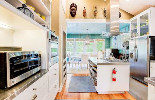 Quiet central home with enclosed yard, deck, grill, central AC, washer and dryer - Foto 14